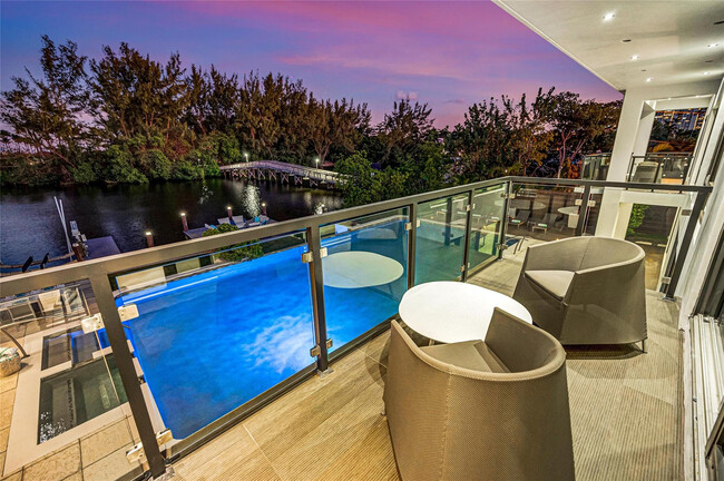 Building Photo - 1430 S Ocean Dr