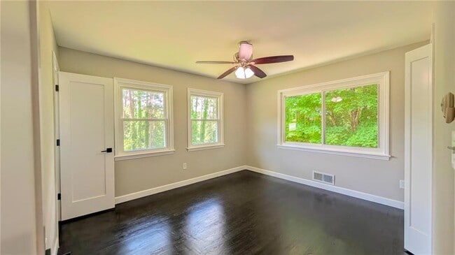 Building Photo - 3318 Hilltop Cir