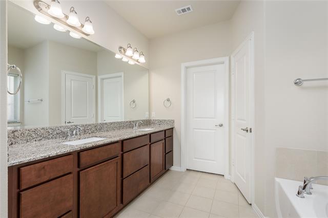 Building Photo - 11513 Beckton St