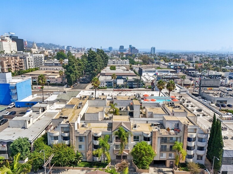 Primary Photo - Regency Detroit Apartments