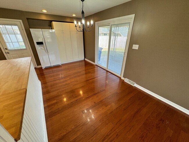 Building Photo - 3 Bedroom- Upper Arlington area