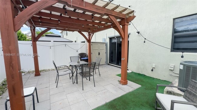 Building Photo - 3318 W 106th Terrace