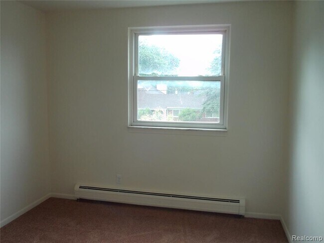 Building Photo - 38014 Mallast St