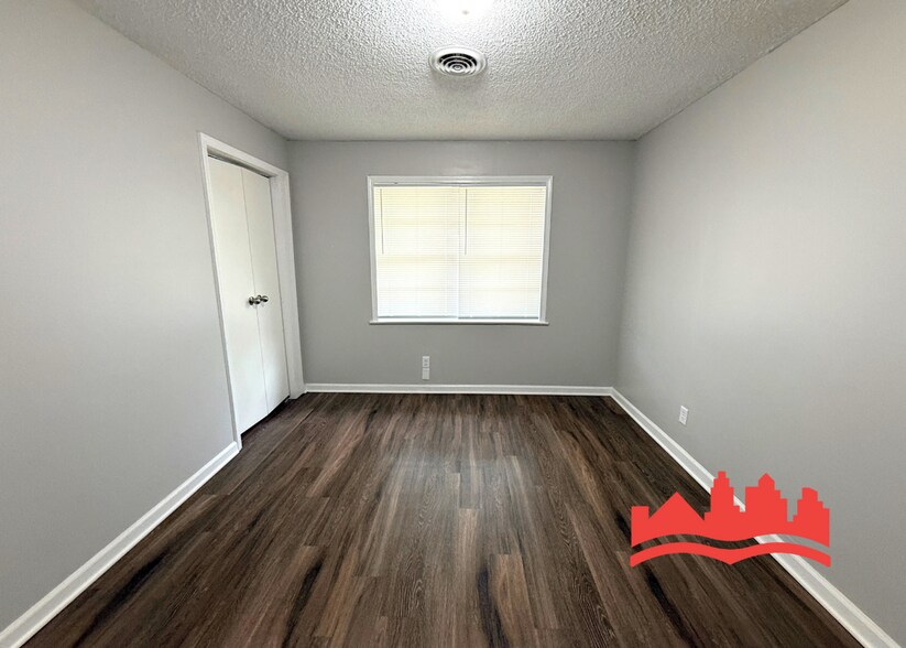 Building Photo - 3226 Dogwood Ln