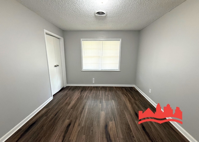 Building Photo - Spacious 3-Bedroom, 1-Bath Home for Rent!