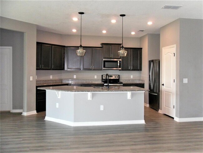 Building Photo - 10638 Laguna Plains Dr