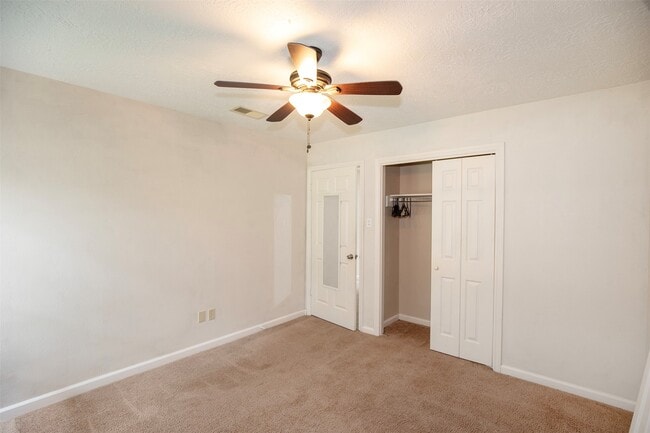 Building Photo - 15106 Silverman St