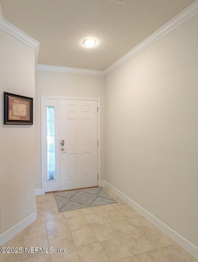 Building Photo - 6846 Roundleaf Dr