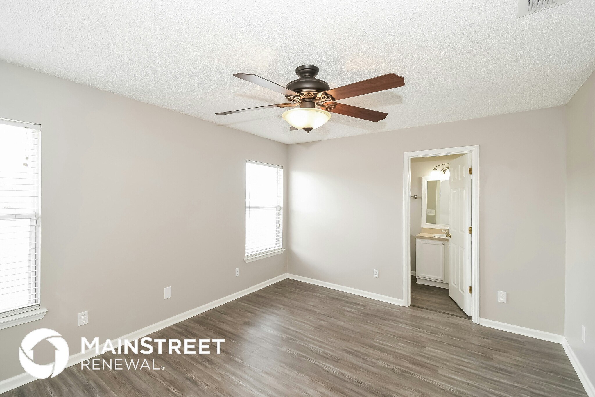 Building Photo - 7405 International Village Dr