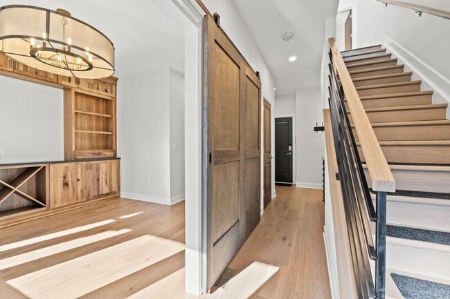 Building Photo - 297 Auden Ave