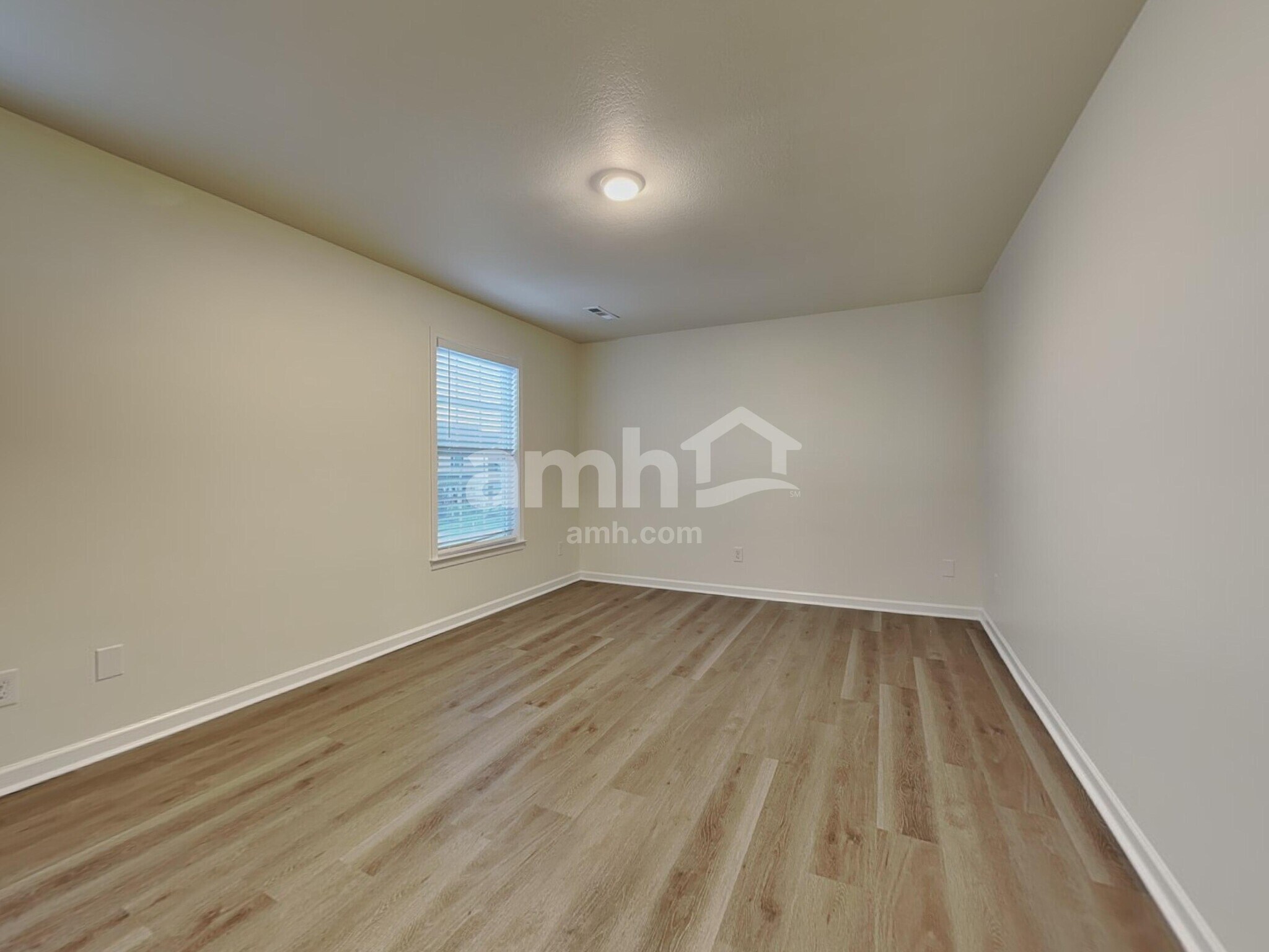 Building Photo - 1801 Point Wood Dr