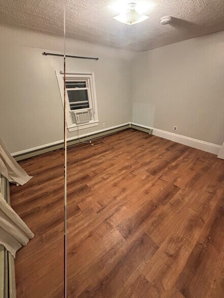 Building Photo - 43 Clinton St