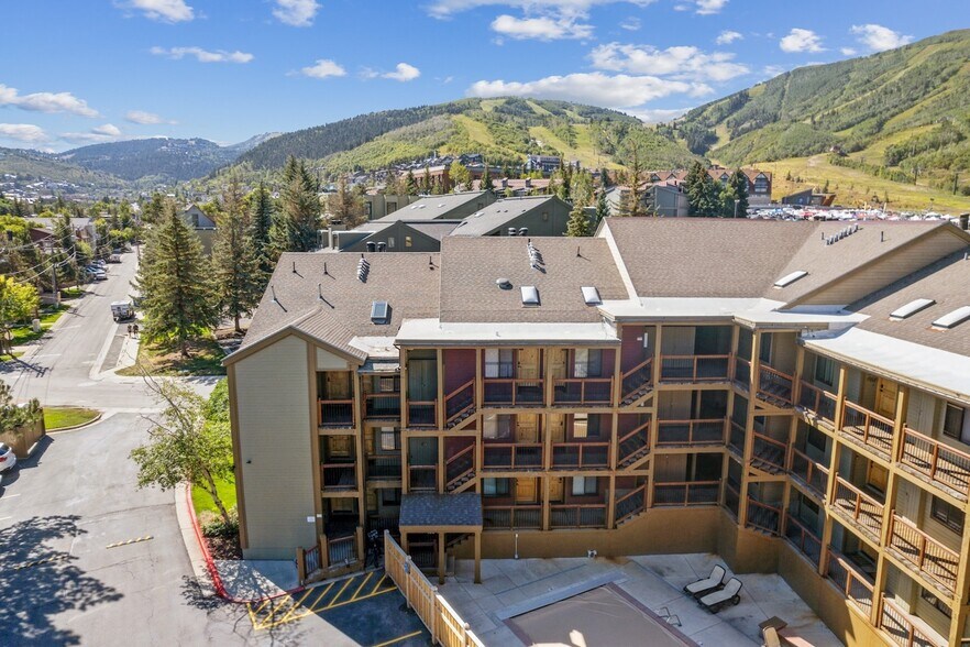 Building Photo - 1530 Empire Ave