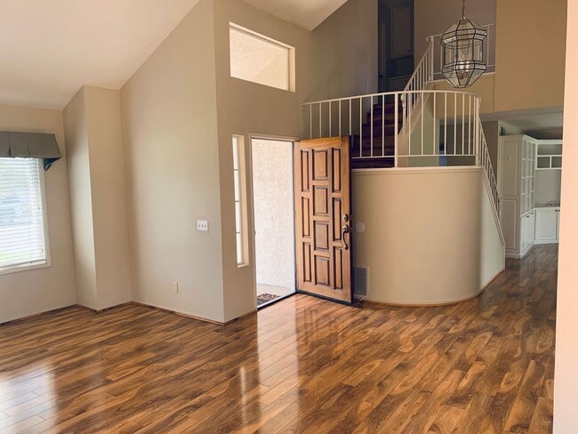 Building Photo - Mission Oaks Comfort: Charming 2-Story, 3-...