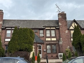 Building Photo - 404 Bauer Pl