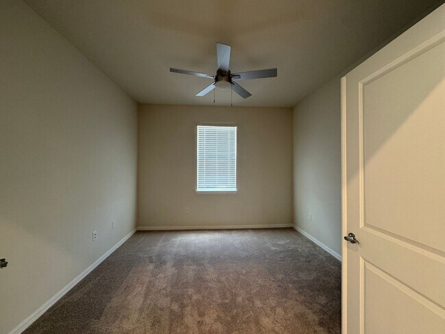 Building Photo - 5555 Settlingstone Ln