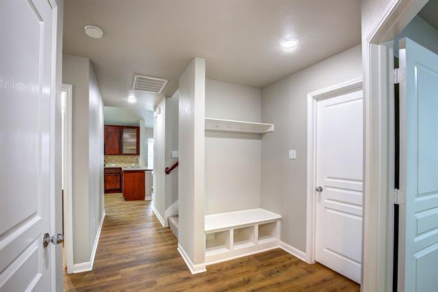 Building Photo - 12125 Tacoma Ridge Dr