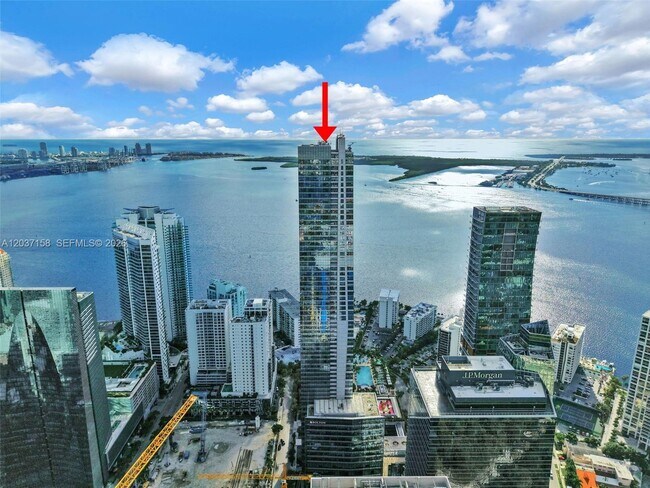 Building Photo - 1435 Brickell Ave