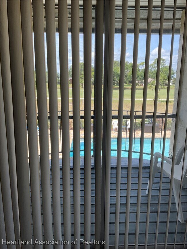 Building Photo - 3641 Edgewater Dr