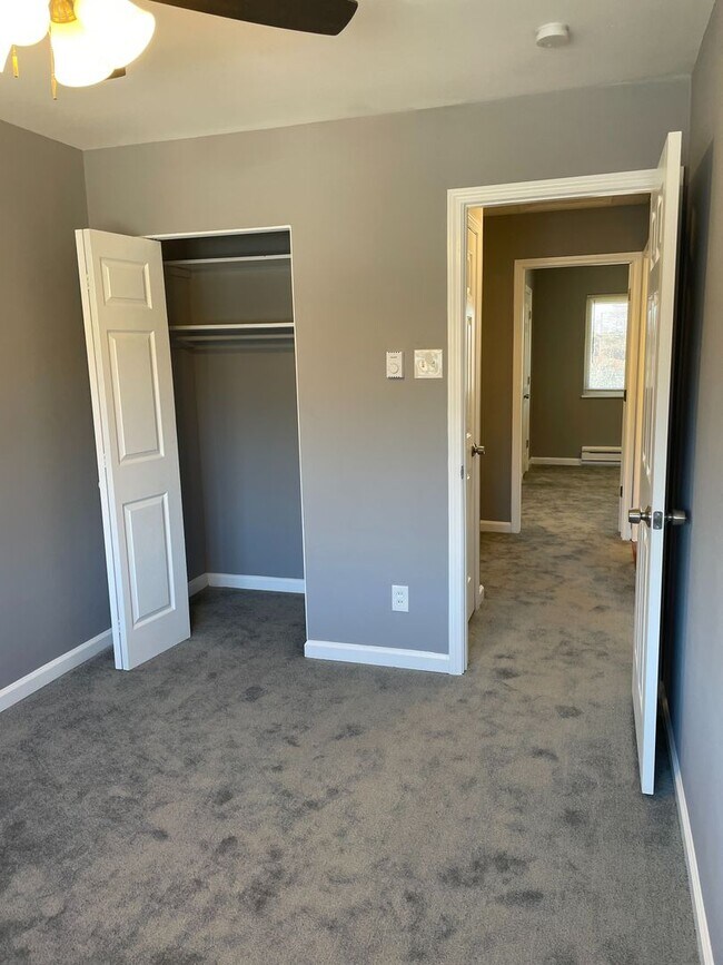 Building Photo - 7340 Hazelcrest Dr