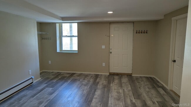 Building Photo - 260 Main St