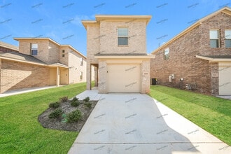 Building Photo - 2000 Wolford Wy