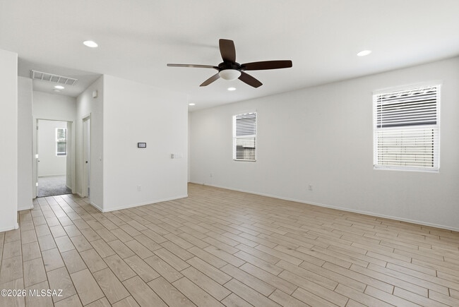 Building Photo - 1016 W Calle Nicoya