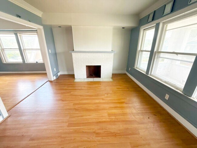 Building Photo - 4822 E 84th St