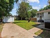 Building Photo - 2 bed 1 bath Maplewood home for Lease