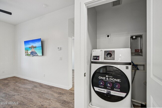 Building Photo - 3021 W Williams Dr