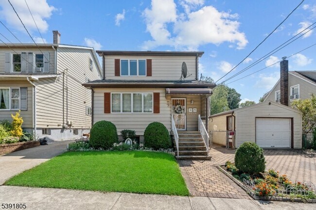 Primary Photo - 91 Wesley St