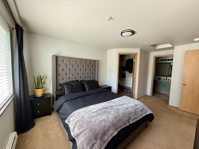 Building Photo - Burien Condo
