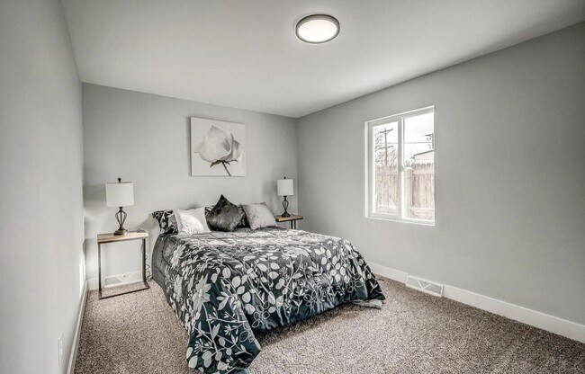 Building Photo - 3240 Dexter St