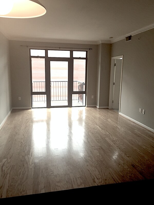 Building Photo - 1001 L St NW