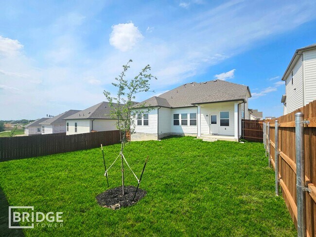 Building Photo - 7907 Escarpment Dr