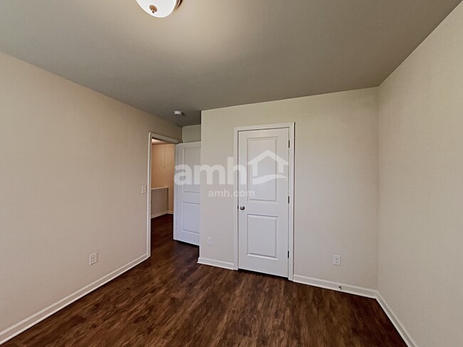 Building Photo - 4043 Clay Ct SE