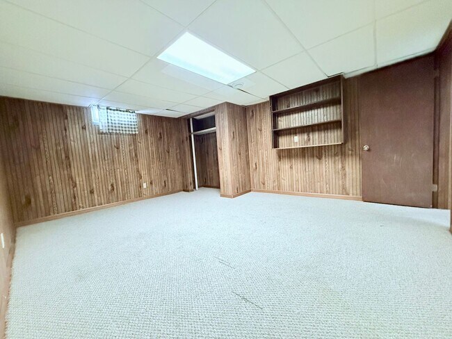 Building Photo - 3-Bed House in Waterloo