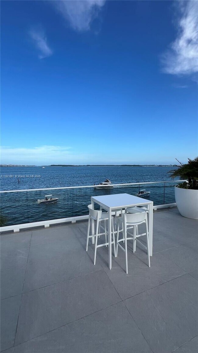 Building Photo - 770 Claughton Island Dr