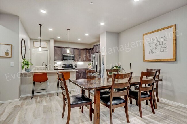 Building Photo - 3 bed, 3 bath in Fort Collins