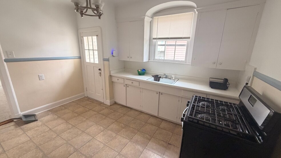 kitchen - 417 Coolidge St