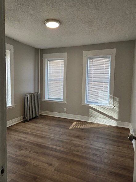 Building Photo - 529 Union St