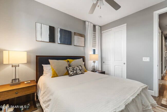 Building Photo - 1465 Varsity Dr