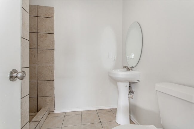 Building Photo - 4713 Virginia Ave