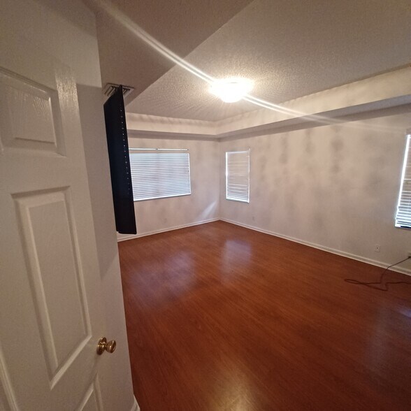 Building Photo - 6258 Adriatic Way