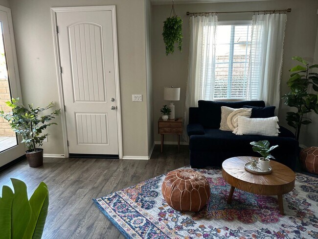 Building Photo - Beautifully upgraded 3-bedroom, 4-bathroom Simi Valley home