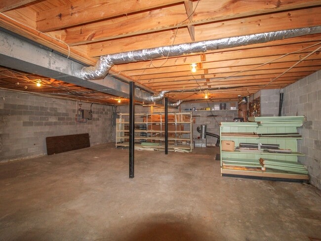 Building Photo - Nice Home in Rogersville!