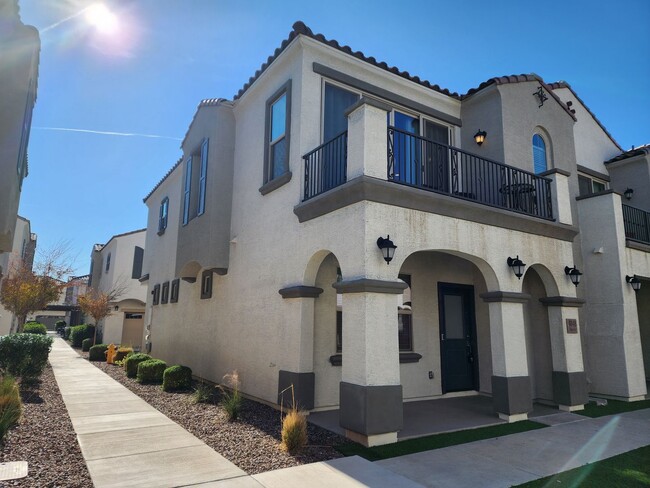 Building Photo - 3 Bedroom Townhome in the Fincher Fields C...