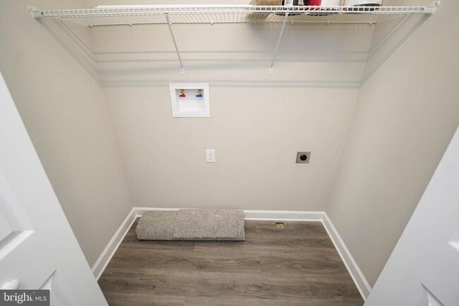 Building Photo - 621 Cedar St