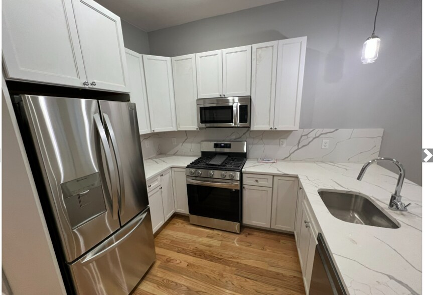 Building Photo - 15 Harold St