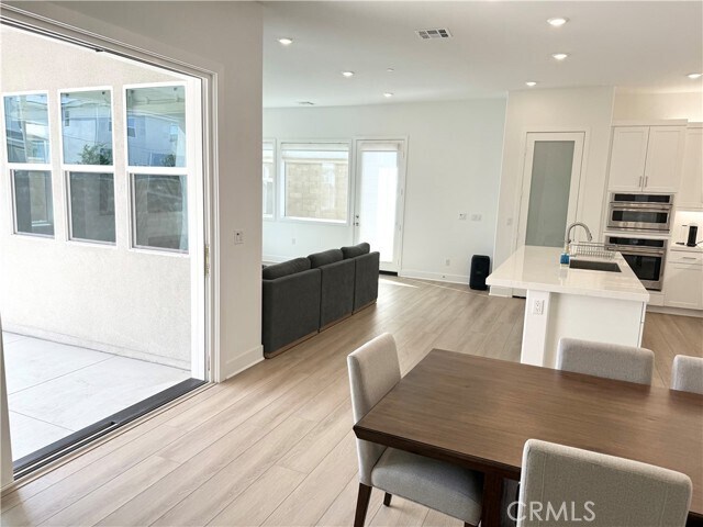 Building Photo - 620 Grizzly